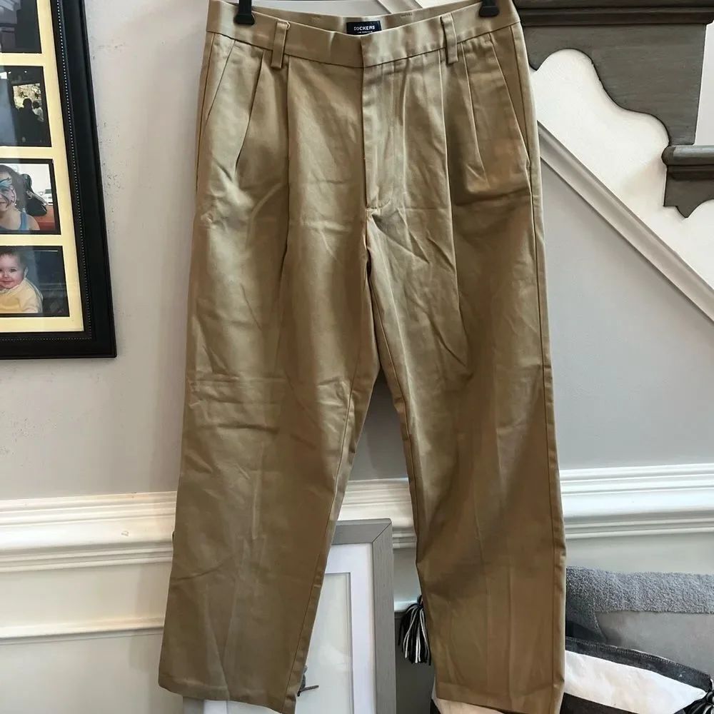 Dockers D3 Classic Fit Tan Chino Dress Pant sz 32X30 EUC